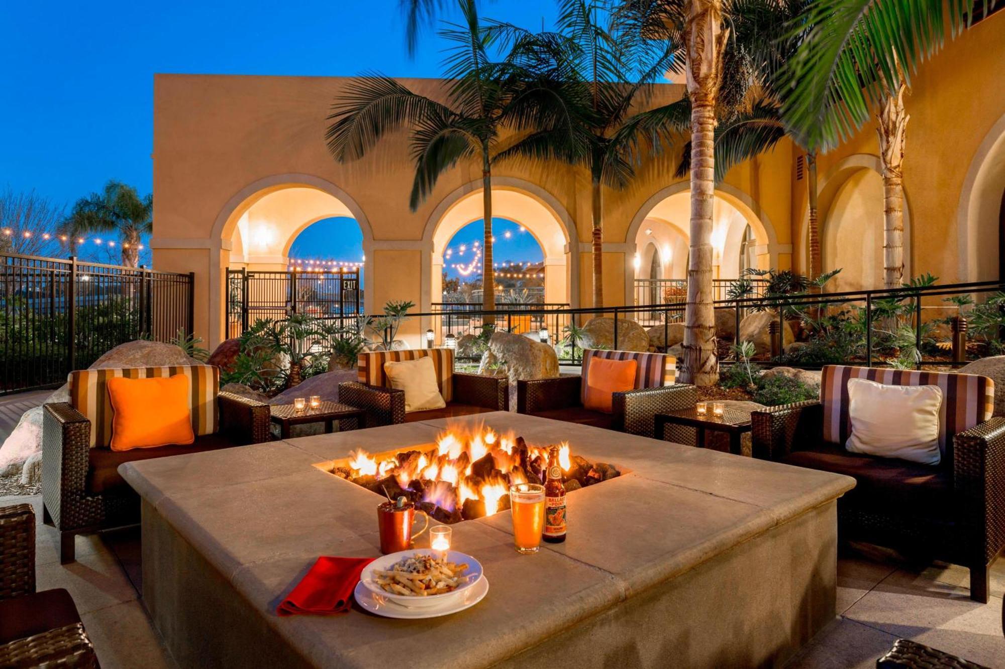 Courtyard San Diego Airport/Liberty Station Hotel Exterior photo