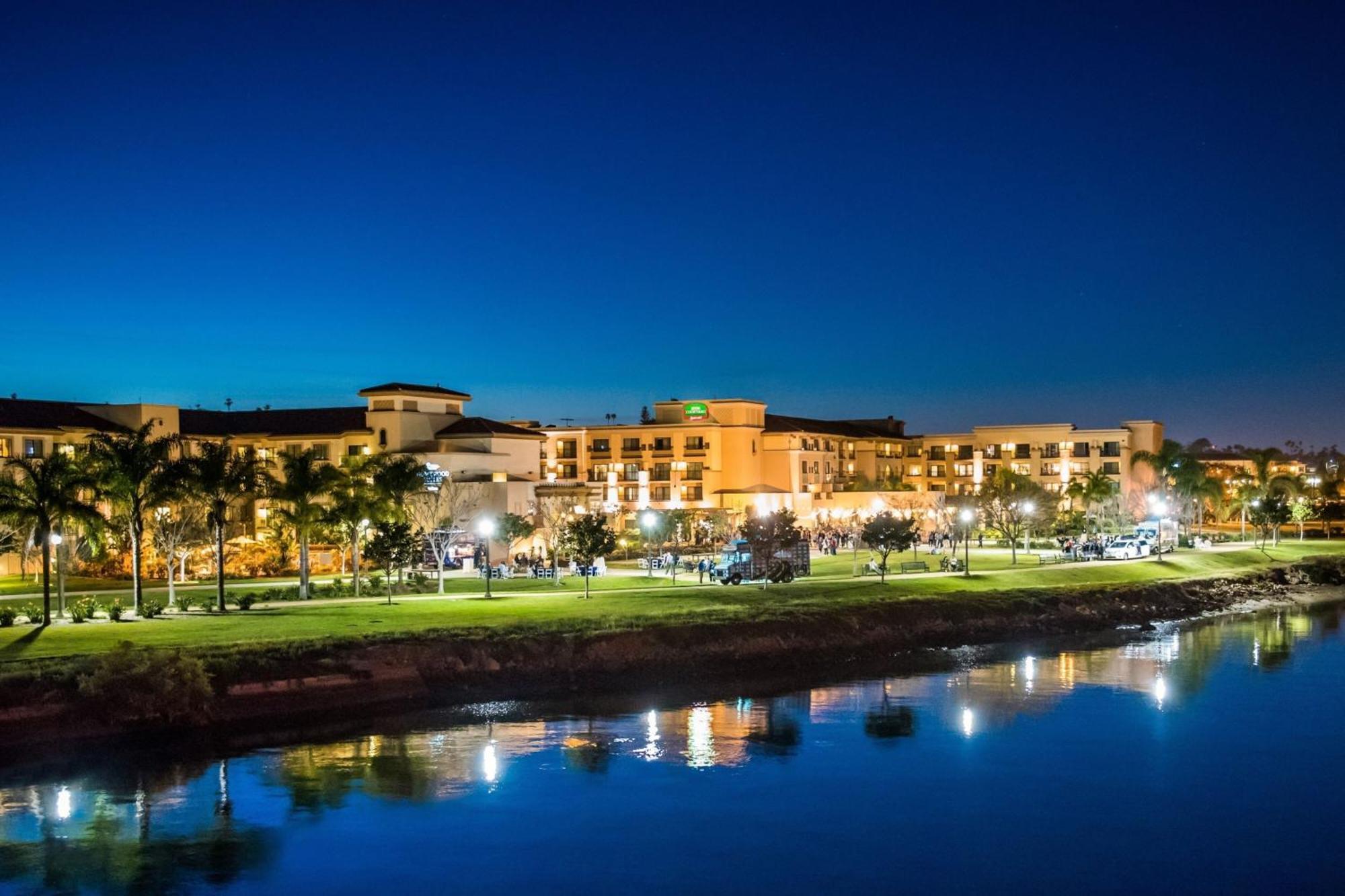 Courtyard San Diego Airport/Liberty Station Hotel Exterior photo