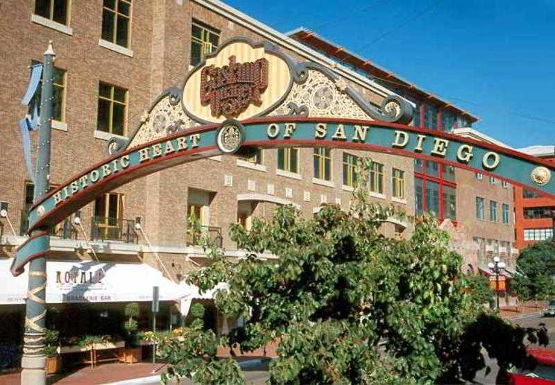 Courtyard San Diego Airport/Liberty Station Hotel Exterior photo